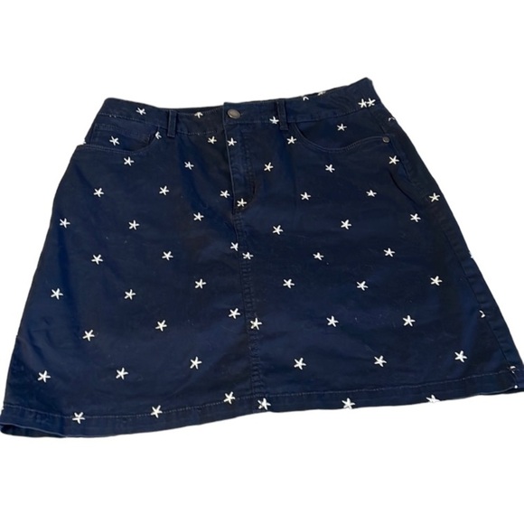 Croft & Borrow size 4 stretch skort, navy with white embroidered stars - Picture 1 of 7